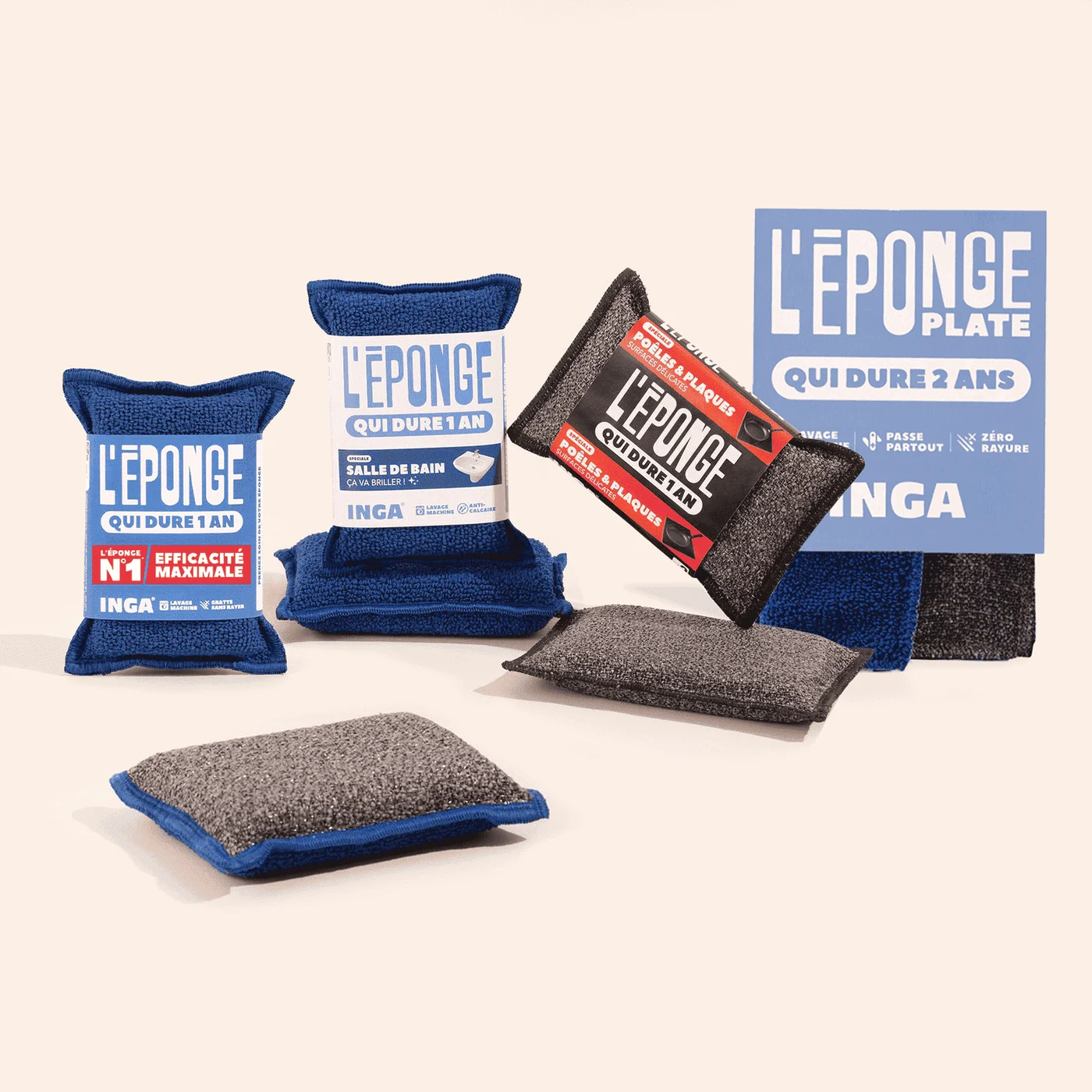 La gamme complète des éponges Inga alignées : éponge N°1, salle de bain, poêles et plaques, éponge plate